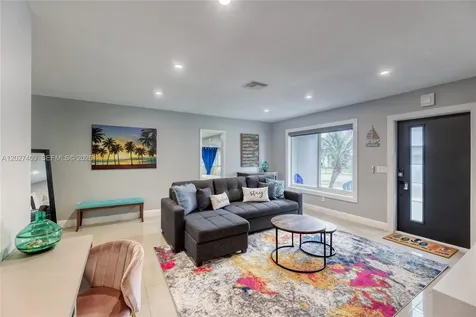 204 SE 4th Terrace Dania Beach FL 33004