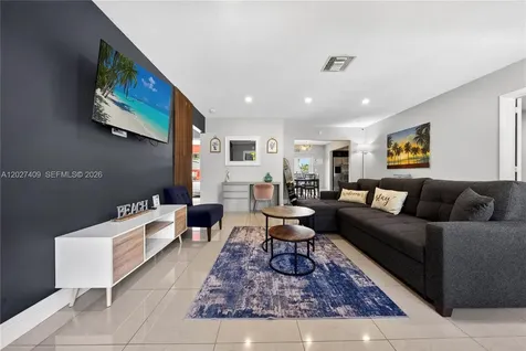 204 SE 4th Terrace Dania Beach FL 33004