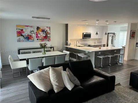 10253 NW 51st Terrace Doral FL 33178