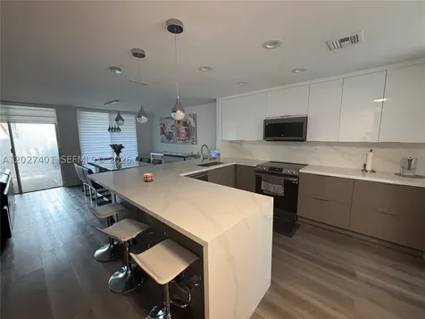 10253 NW 51st Terrace Doral FL 33178