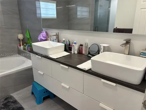 10253 NW 51st Terrace Doral FL 33178