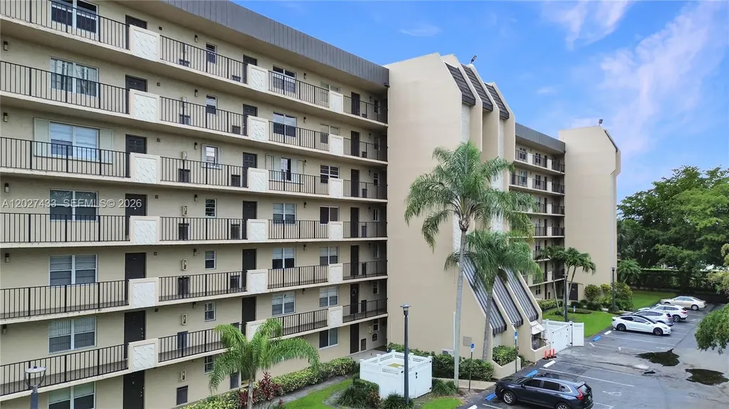 3300 W Rolling Hills Circle Davie FL 33328