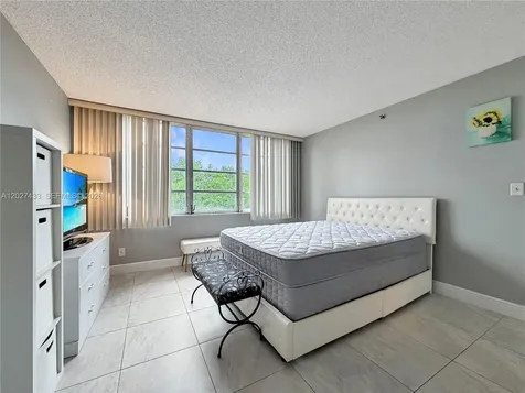3300 W Rolling Hills Circle Davie FL 33328