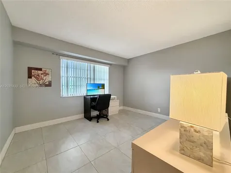 3300 W Rolling Hills Circle Davie FL 33328
