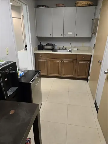 909 N Miami Beach Boulevard North Miami Beach FL 33162