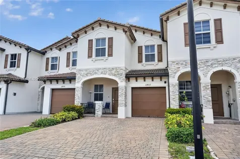 12862 NW 23rd Place Miami FL 33167
