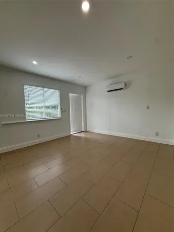 6723 NE Miami Place Miami FL 33138