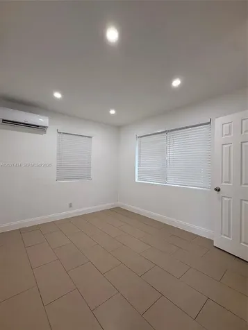 6723 NE Miami Place Miami FL 33138