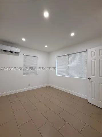 6725 NE Miami Place Miami FL 33138