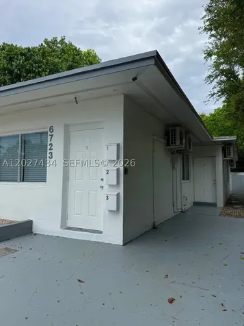 6725 NE Miami Place Miami FL 33138