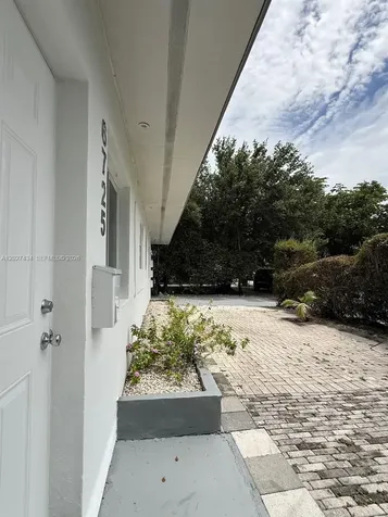 6723 NE Miami Place Miami FL 33138
