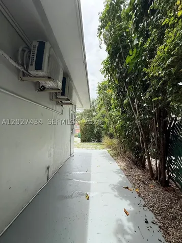 6725 NE Miami Place Miami FL 33138