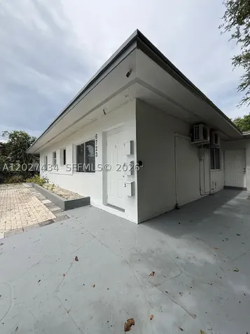 6725 NE Miami Place Miami FL 33138