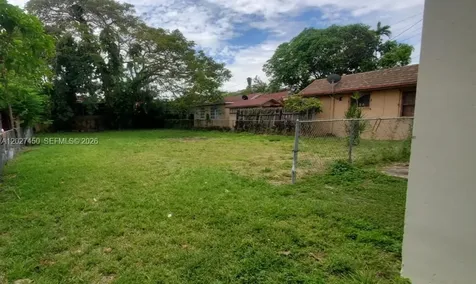1032 SW 10th Street Miami FL 33130