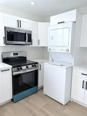 2956 NW 47th Street Miami FL 33142