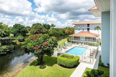 405 S Pine Island Road Plantation FL 33324