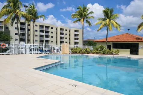8185 NW 7th Street Miami FL 33126