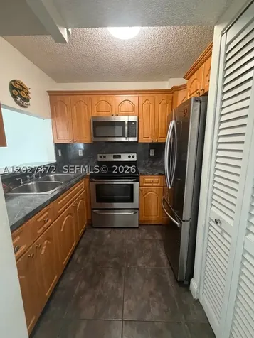 8185 NW 7th Street Miami FL 33126