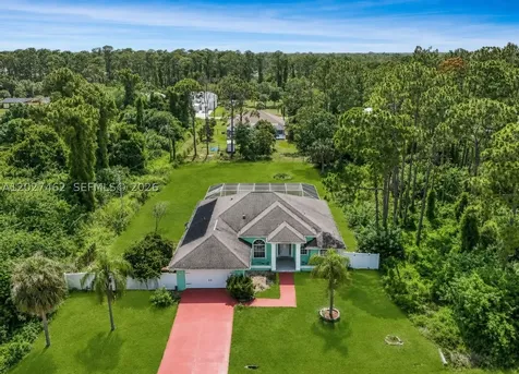 811 Jefferson Avenue Lehigh Acres FL 33936