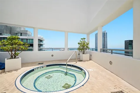 60 SW 13th Street Miami FL 33130