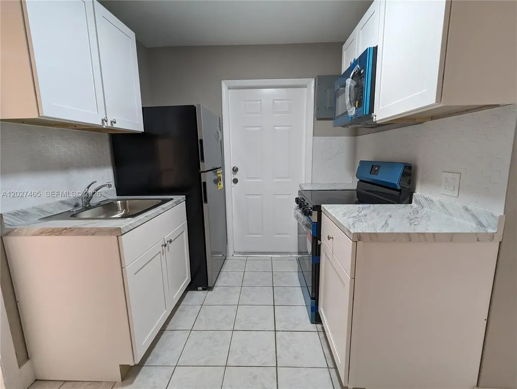 987 NE 131st North Miami FL 33161