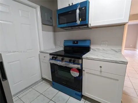987 NE 131st North Miami FL 33161