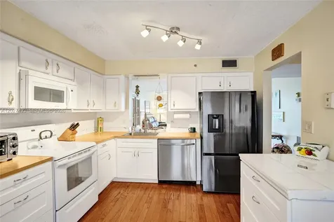 4550 NW 18th Avenue Deerfield Beach FL 33064