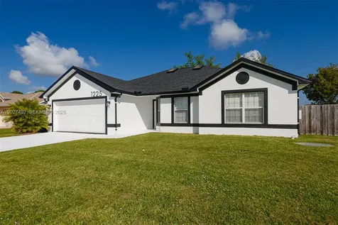 1225 SW Hunnicut Avenue Port St. Lucie FL 34953