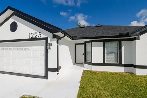 1225 SW Hunnicut Avenue Port St. Lucie FL 34953
