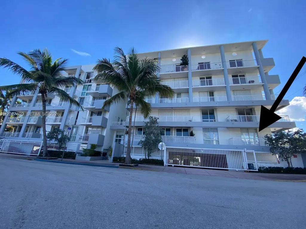 7832 Collins Avenue Miami Beach FL 33141