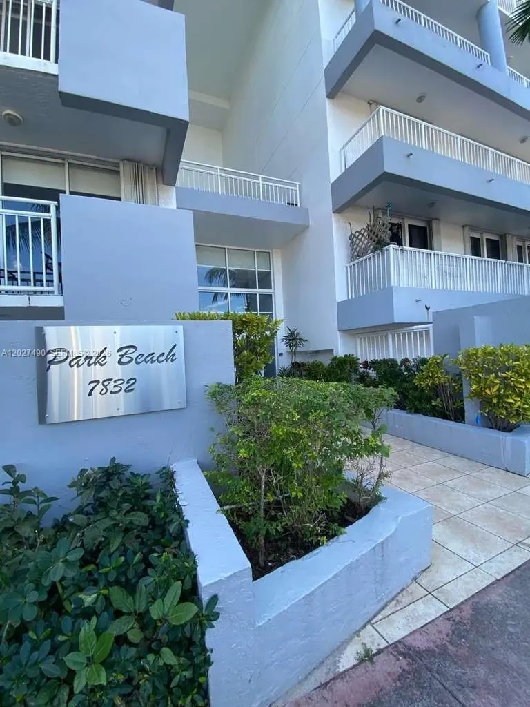7832 Collins Avenue Miami Beach FL 33141