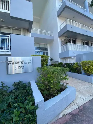 7832 Collins Avenue Miami Beach FL 33141