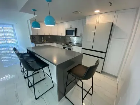 7832 Collins Avenue Miami Beach FL 33141