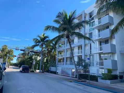 7832 Collins Avenue Miami Beach FL 33141