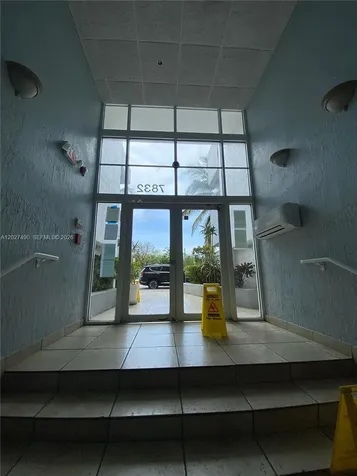 7832 Collins Avenue Miami Beach FL 33141