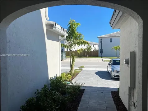 1070 SE 26th Terrace Homestead FL 33035
