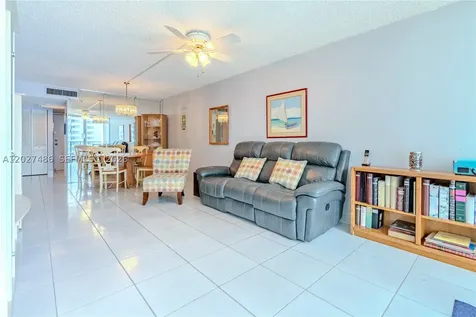 2655 Collins Avenue Miami Beach FL 33140