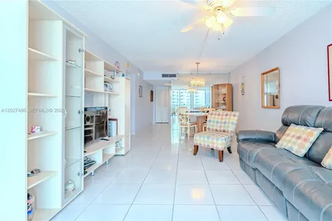 2655 Collins Avenue Miami Beach FL 33140