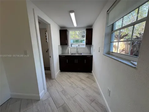 6753 SW 39th Terrace Miami FL 33155