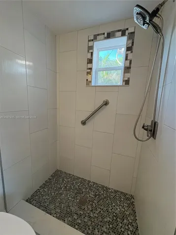 6753 SW 39th Terrace Miami FL 33155