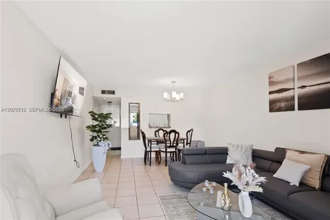 5201 NW 7th Street Miami FL 33126