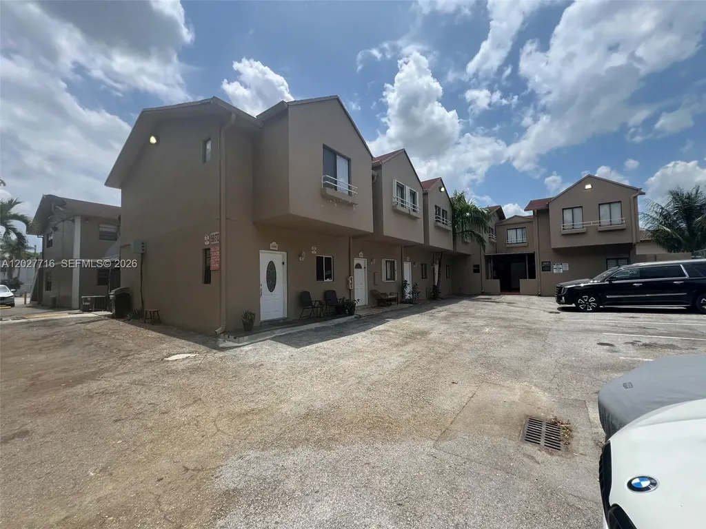 5694 W 25th Court Hialeah FL 33016