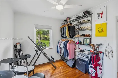 5530 SW 76th Street Miami FL 33143