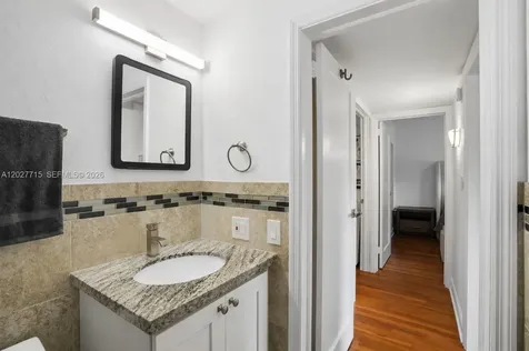 5530 SW 76th Street Miami FL 33143