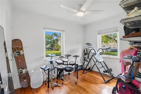 5530 SW 76th Street Miami FL 33143