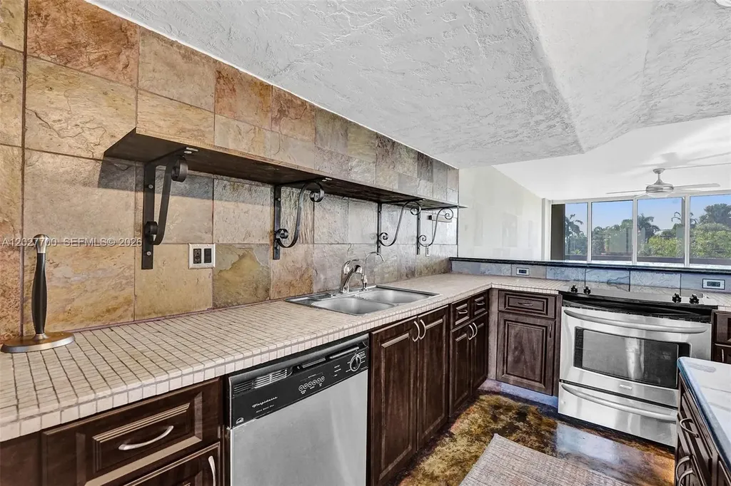 1401 S Federal Highway Boca Raton FL 33432