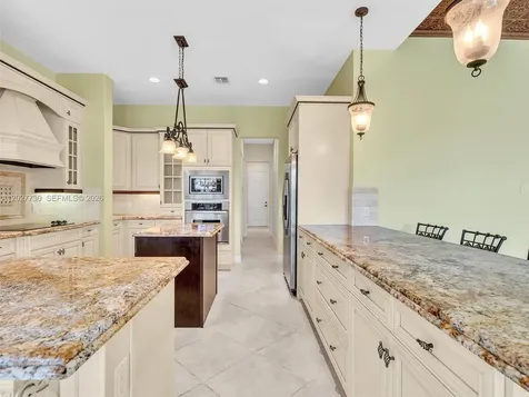 8420 NW 33rd Street Cooper City FL 33024