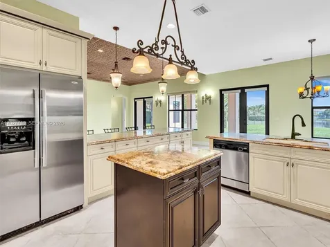8420 NW 33rd Street Cooper City FL 33024