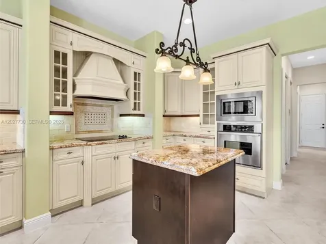 8420 NW 33rd Street Cooper City FL 33024