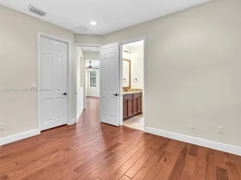 8420 NW 33rd Street Cooper City FL 33024